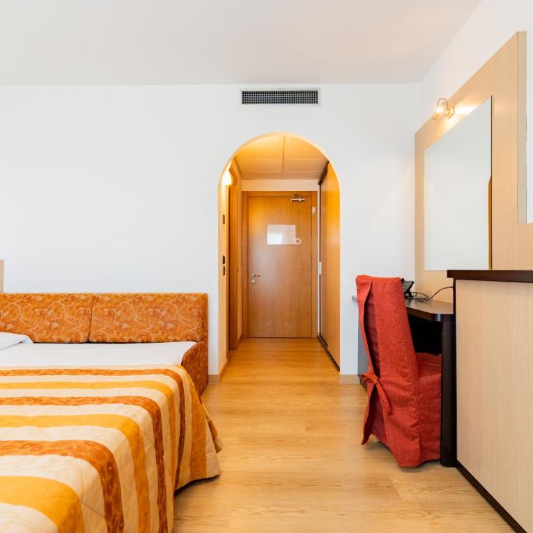 Hotel Olympus - Camera Familiare con Letto Supplementare (2 Adulti + 1 Bambino) - 3