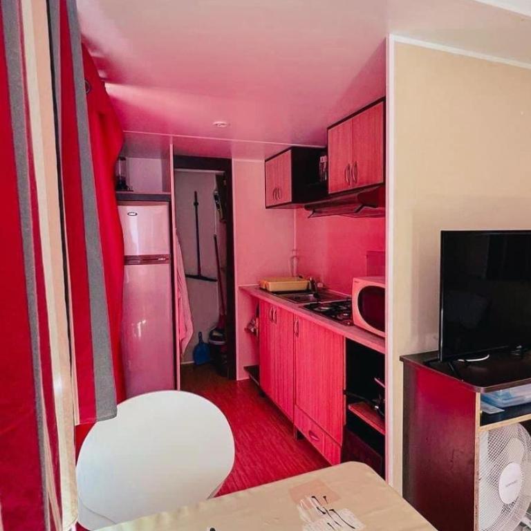 Spacious chalet with furnished terrace - Chalet - 10