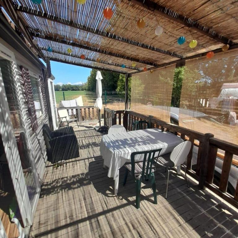Spacious chalet with furnished terrace - Chalet - 15