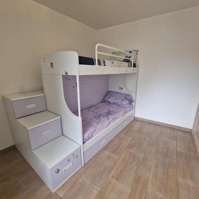 Parravicini Family Suite 3 Bedrooms - By the River & 5 min to Bernina Station - Ferienhaus mit 3 Schlafzimmern - 10