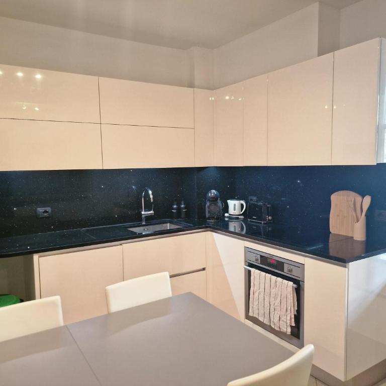 Parravicini Family Suite 3 Bedrooms - By the River & 5 min to Bernina Station - Ferienhaus mit 3 Schlafzimmern - 20