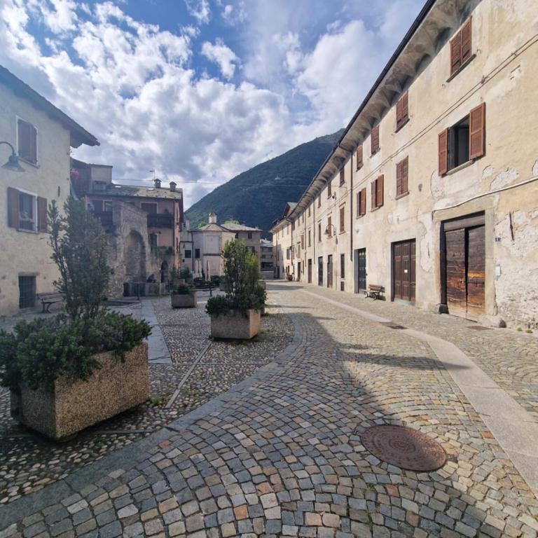 Parravicini Family Suite 3 Bedrooms - By the River & 5 min to Bernina Station - Ferienhaus mit 3 Schlafzimmern - 34