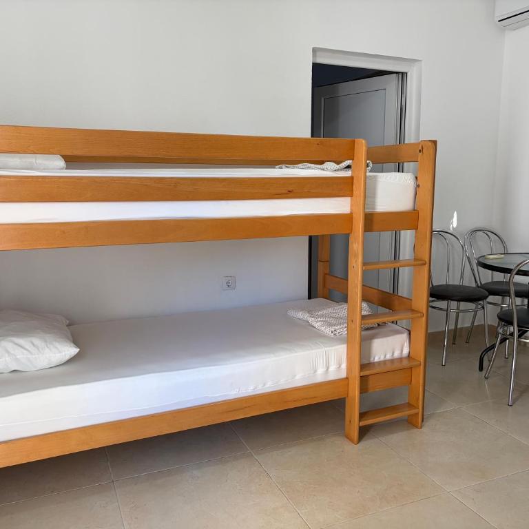 Apartmani DEMIR - Familienzimmer mit Gartenblick - 6