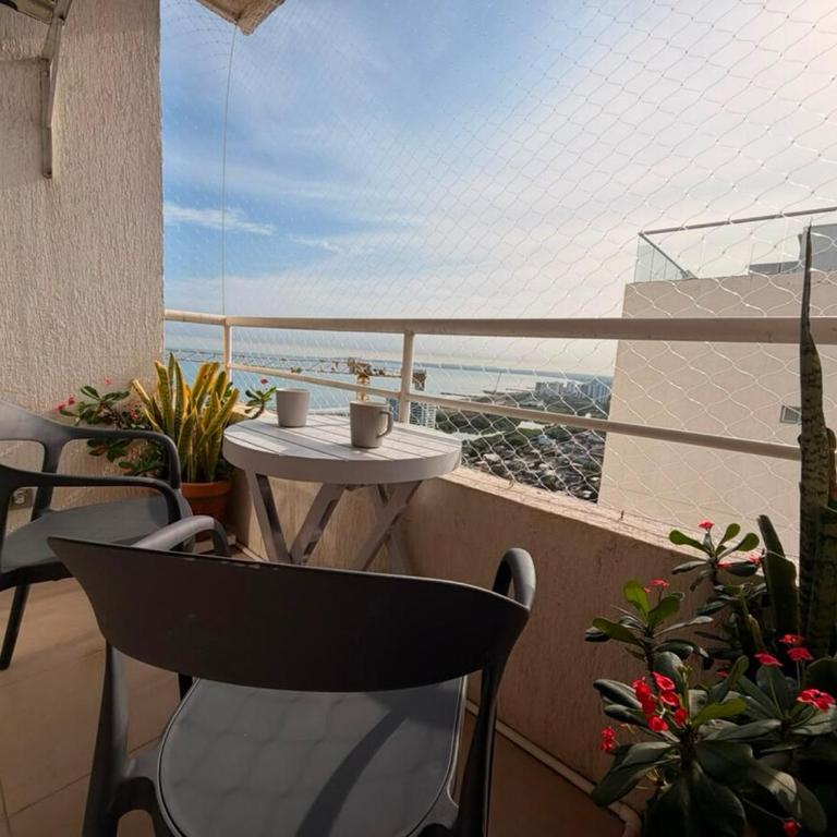 Modern Apartment Near Beach & Old City Ocean View! - Three-Bedroom Apartment - 3