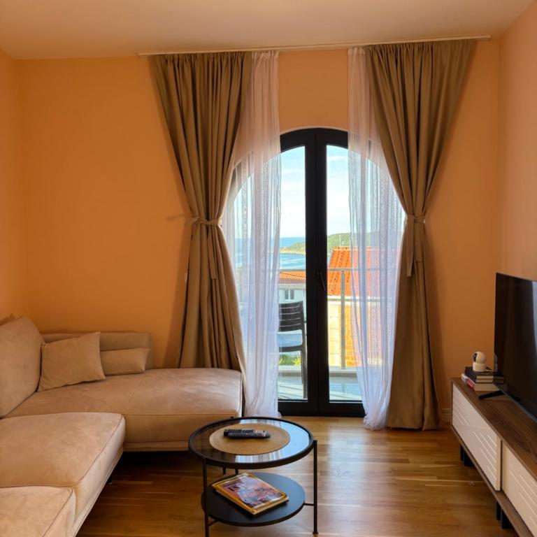 2BR Olive Tree Apartment with sea view and free garage - Apartman sa 2 Spavaće Sobe - 4