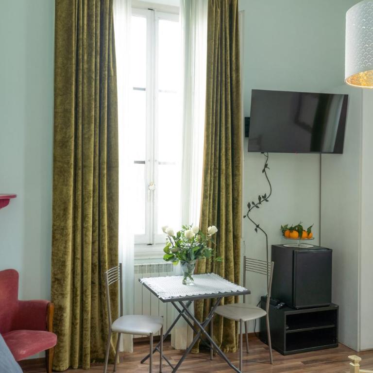 Affittacamere Firenze in Liberta Parterre - Due connecting rooms with city view - 4