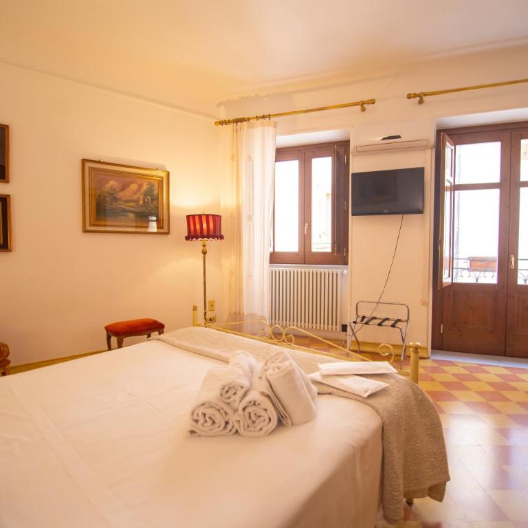 Atenea Luxury Suites - Atenea Collection - Camera Matrimoniale Deluxe con Balcone - 11