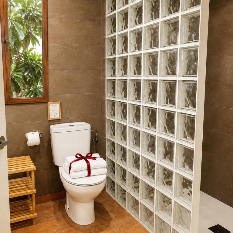 Mas Ribas Hotel i Esdeveniments - Habitación Cuádruple Económica - 18