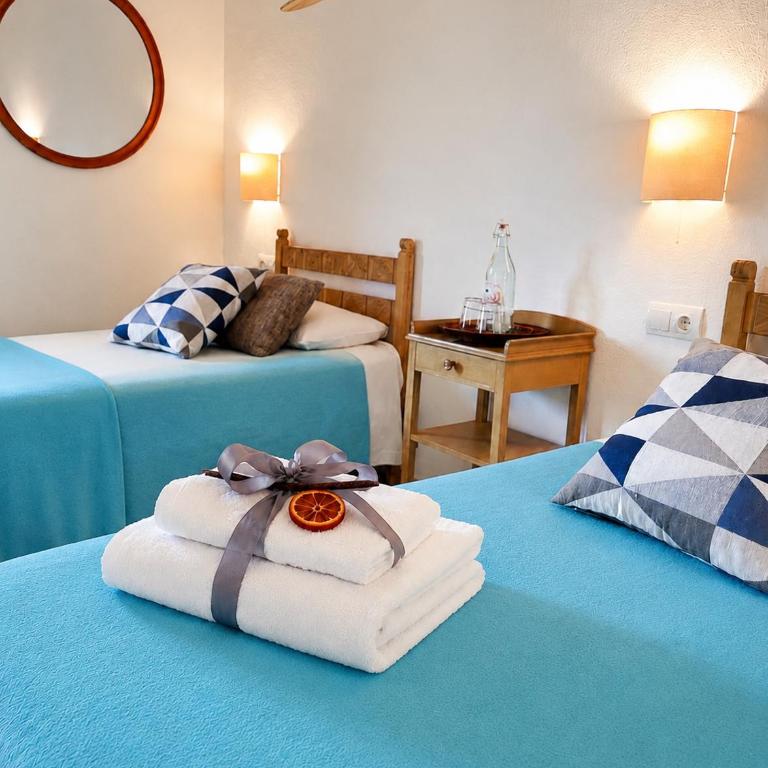 Mas Ribas Hotel i Esdeveniments - Habitación Cuádruple Económica - 21