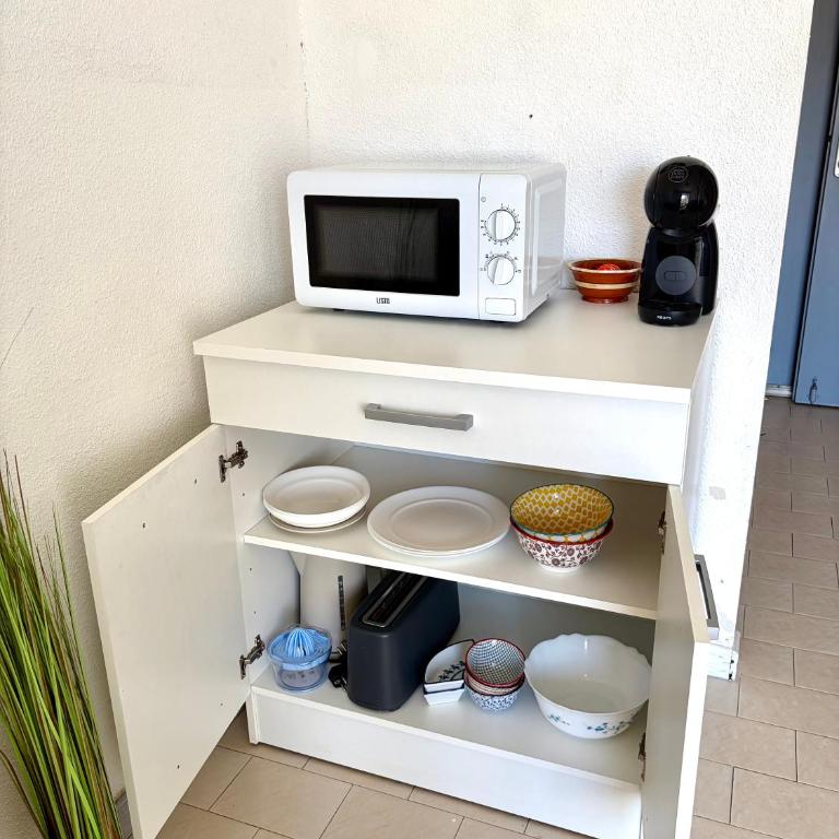 Studio avec balcon 100m de la mer et du port - Apartment mit 1 Schlafzimmer - 8