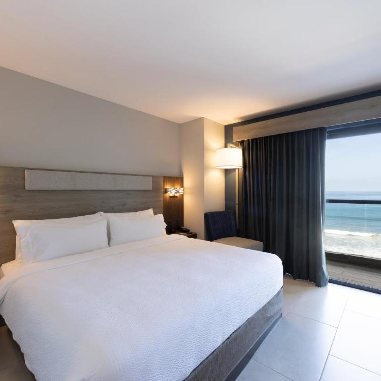 Holiday Inn Express & Suites Mazatlan by IHG - Habitación Estándar con cama extragrande y vistas al océano desde el balcón - 2