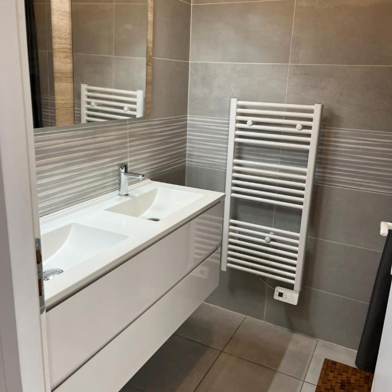 La villa tpi - Three-Bedroom Apartment - 10