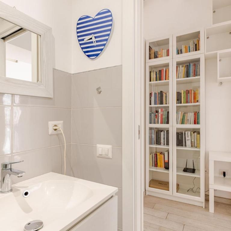 Marina District Apartment - One-Bedroom Apartment - 8