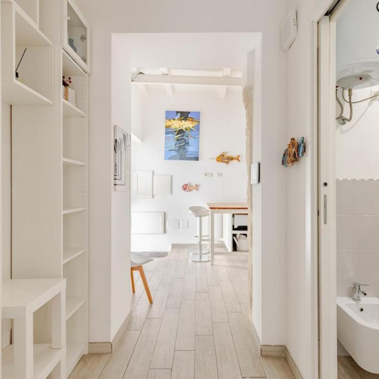 Marina District Apartment - One-Bedroom Apartment - 16
