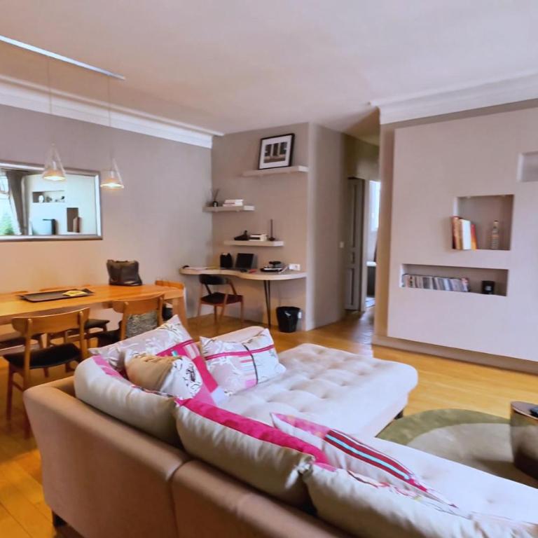 Élégant Appartement Familial avec Vue Tour Eiffel depuis la Salle de Bain - Appartement 1 Chambre - 8