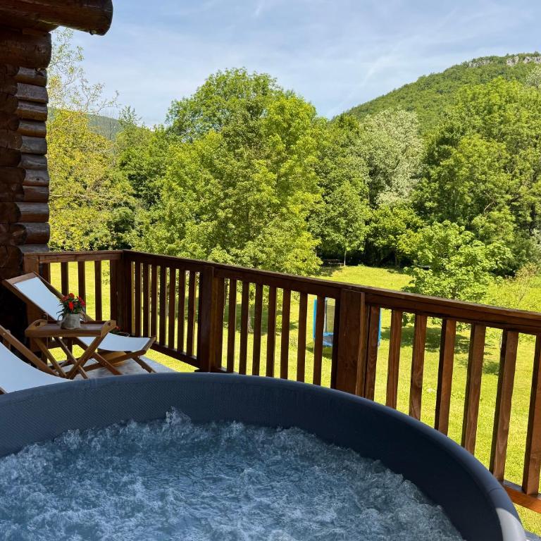 Pine River Dobrenica - Three-Bedroom Chalet - 6