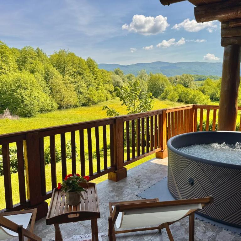 Pine River Dobrenica - Three-Bedroom Chalet - 4