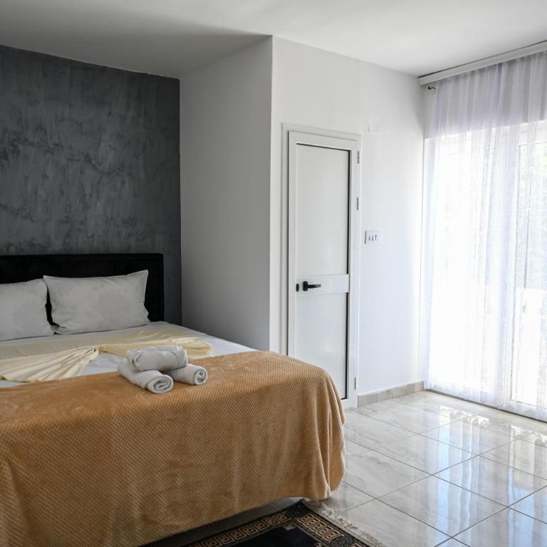 Apartments Amin - Standardna Dvokrevetna Soba sa Bračnim Krevetom - 4