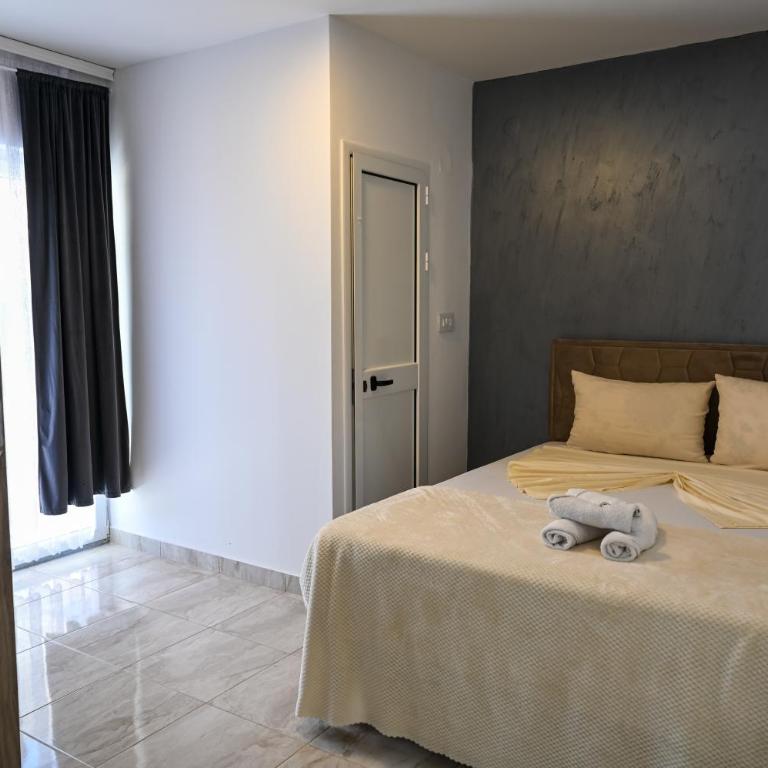 Apartments Amin - Standardna Dvokrevetna Soba sa Bračnim Krevetom - 7