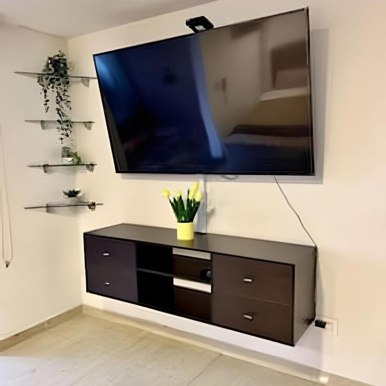 Suntuoso y Amplio - Estrato 5 - Two-Bedroom Deluxe Apartment with Balcony - 3
