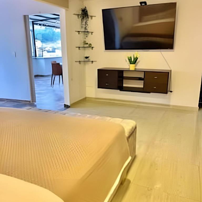 Suntuoso y Amplio - Estrato 5 - Two-Bedroom Deluxe Apartment with Balcony - 5