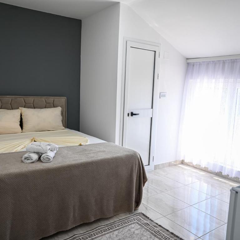 Apartments Amin - Dvokrevetna Soba sa Bračnim Krevetom - 5