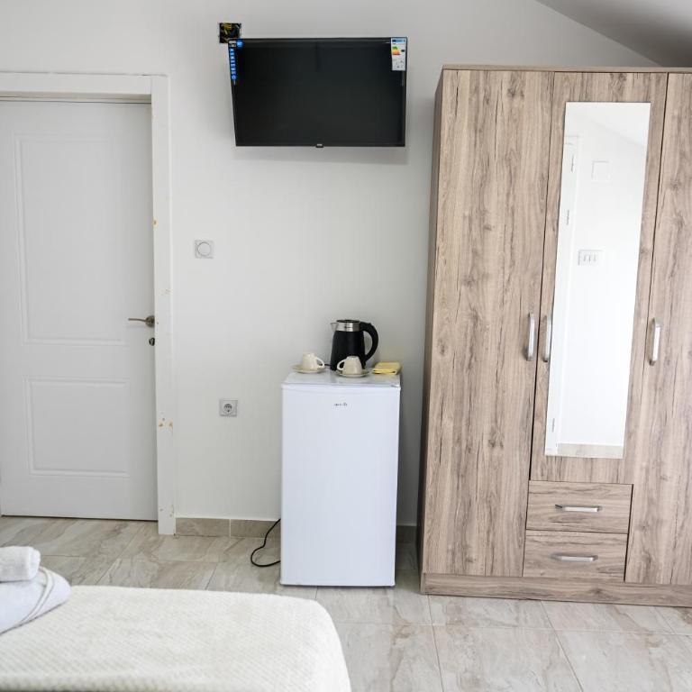 Apartments Amin - Dvokrevetna Soba sa Bračnim Krevetom - 2