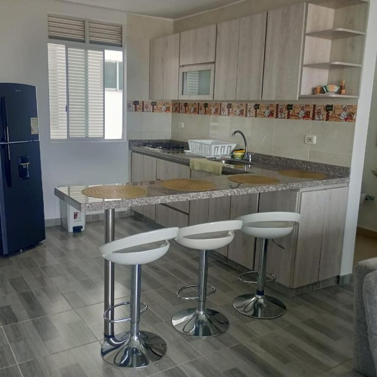 Apartamento para 11 Huéspedes Piscina y parqueo - Apartamento de 3 dormitorios - 6