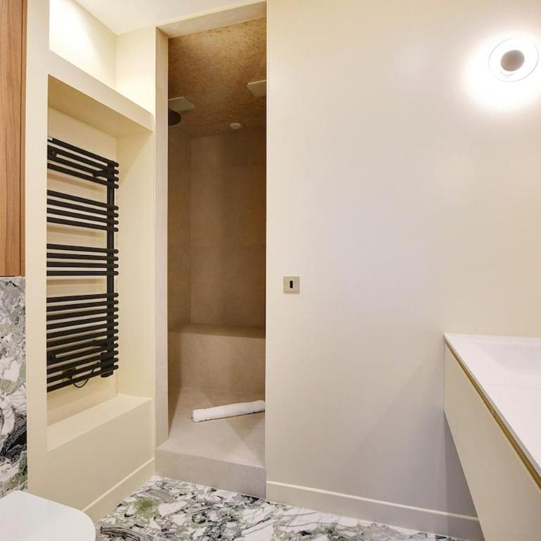 An exquisite 3-bedroom 3-bathroom apartment in Trocadéro - Eiffel Tower - Appartement - 4