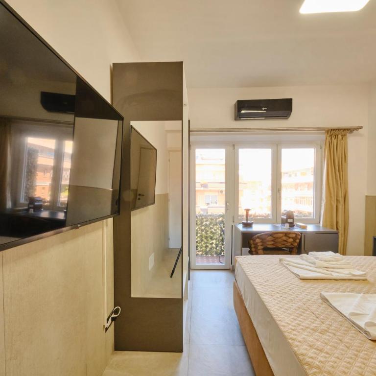 Luxury Vatican Suites - Camera Matrimoniale con Balcone - 2