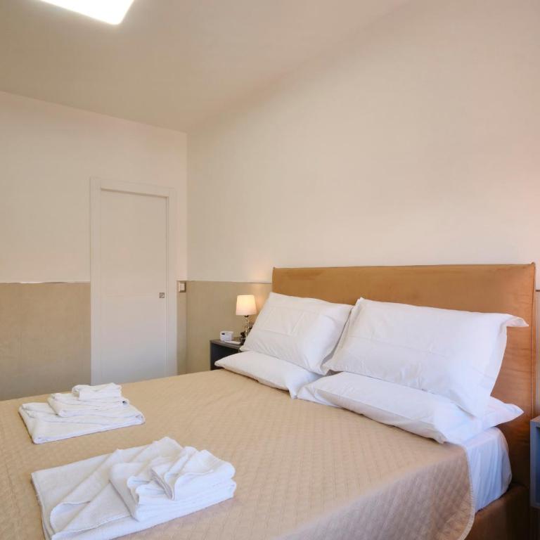 Luxury Vatican Suites - Camera Matrimoniale con Balcone - 5