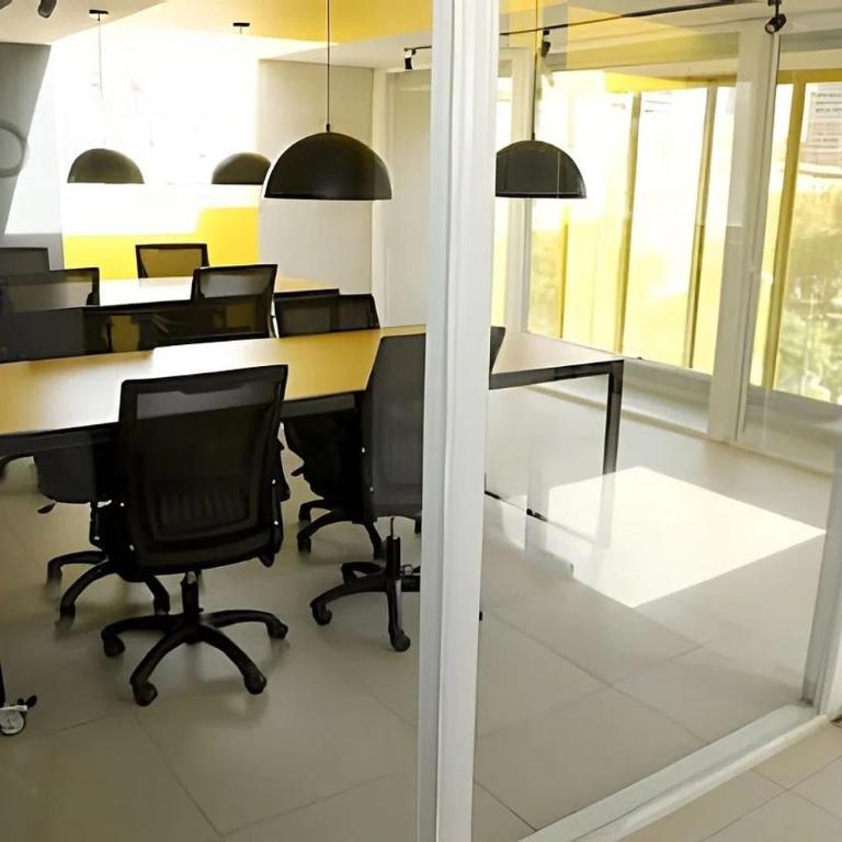 Condor Suites Executive Santiago Centro offers a terrace, barbecue, and Wi-Fi - Apartment with Balcony - 4