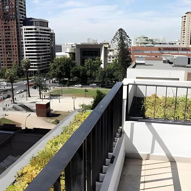 Condor Suites Executive Santiago Centro offers a terrace, barbecue, and Wi-Fi - Apartment with Balcony - 11