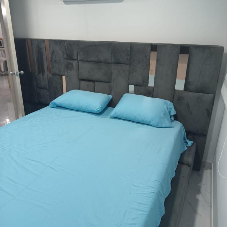 Beautiful Apartment in Cali Valle Colombia - Three-Bedroom Apartment - 9