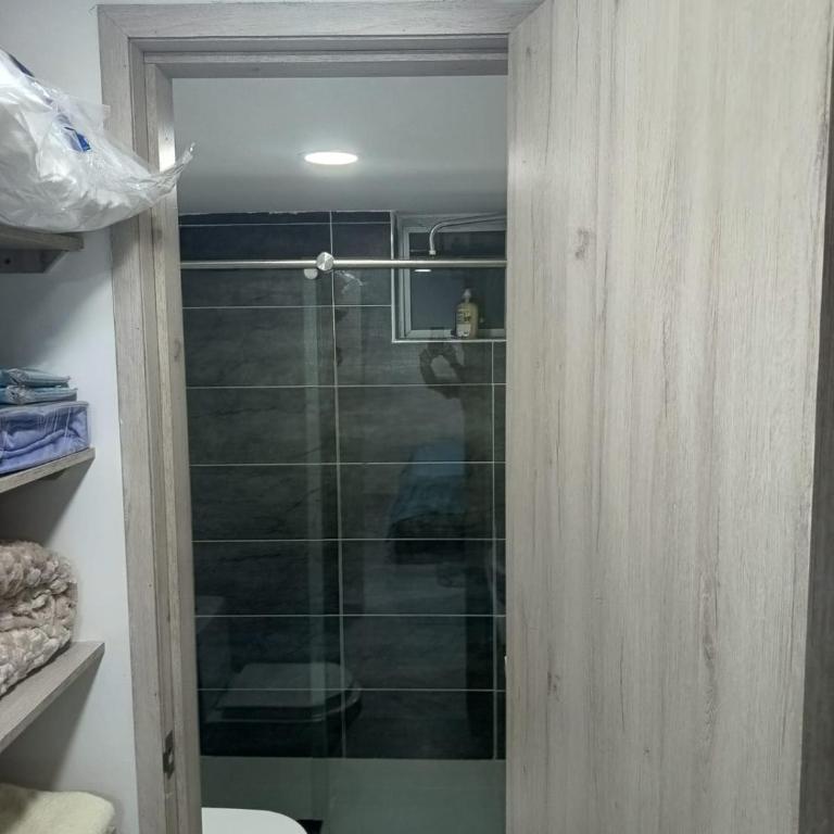 Beautiful Apartment in Cali Valle Colombia - Three-Bedroom Apartment - 12