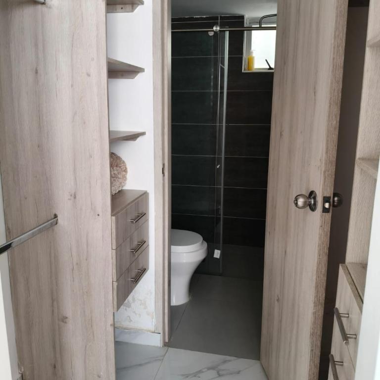 Beautiful Apartment in Cali Valle Colombia - Three-Bedroom Apartment - 13