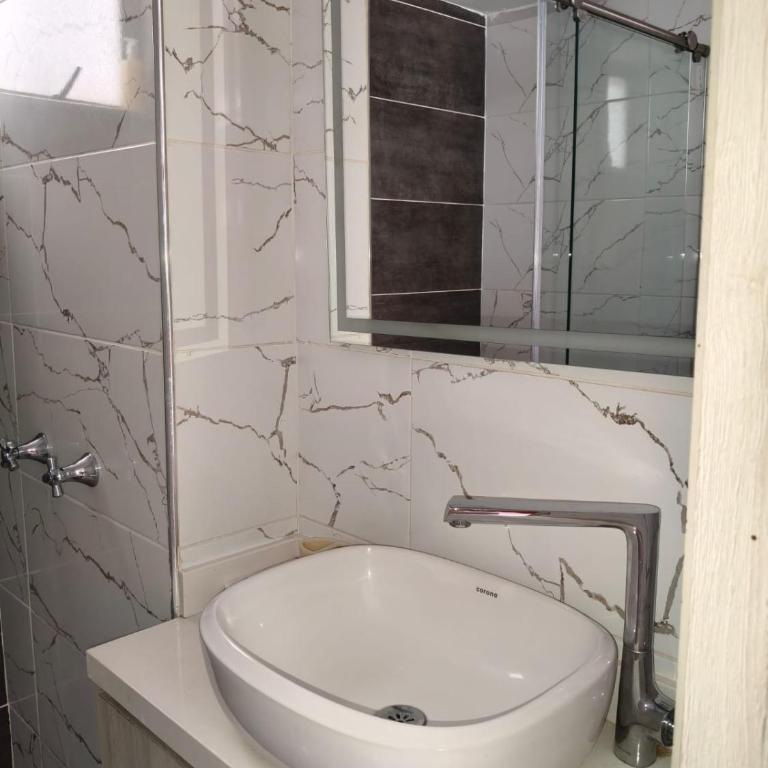 Beautiful Apartment in Cali Valle Colombia - Three-Bedroom Apartment - 33