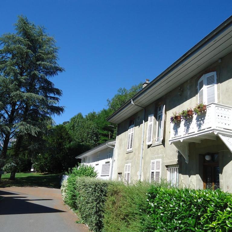 Joli appartement F3 dans l'annexe du Chateau - Appartement 2 Chambres - 1