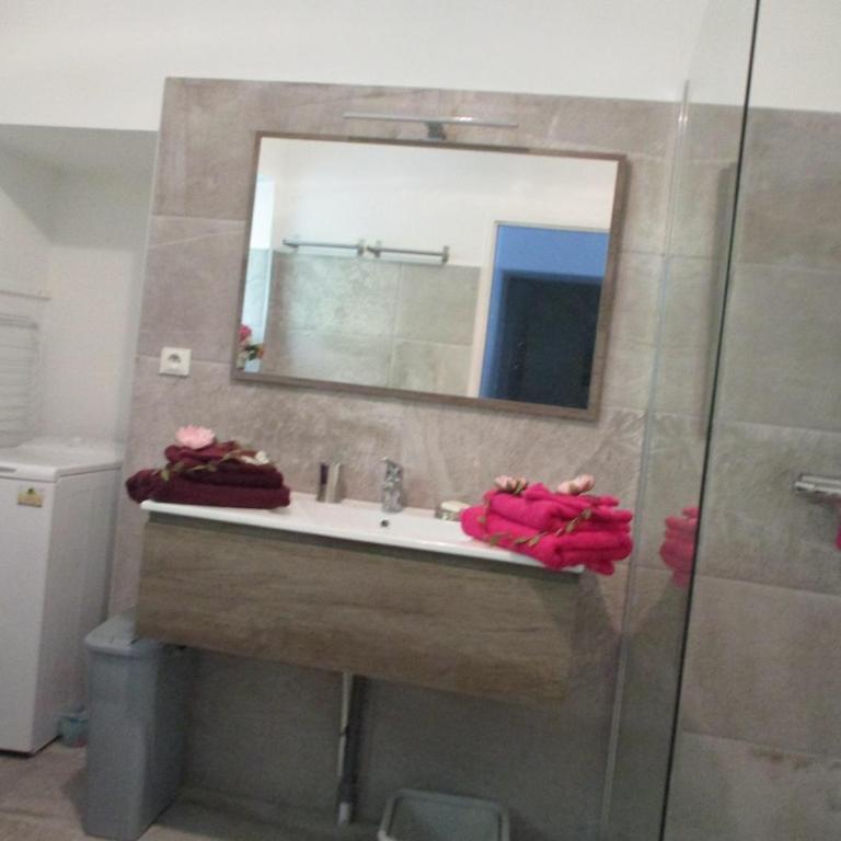 Joli appartement F3 dans l'annexe du Chateau - Appartement 2 Chambres - 9
