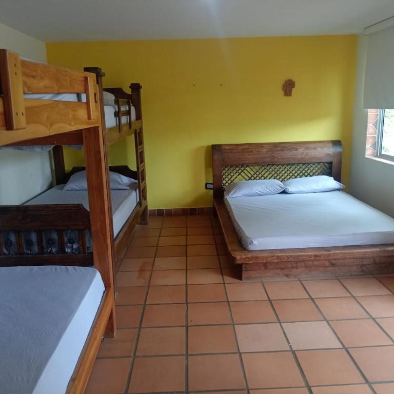 Finca Los Pony Girardota Antioquia - Casa de 4 dormitorios - 15