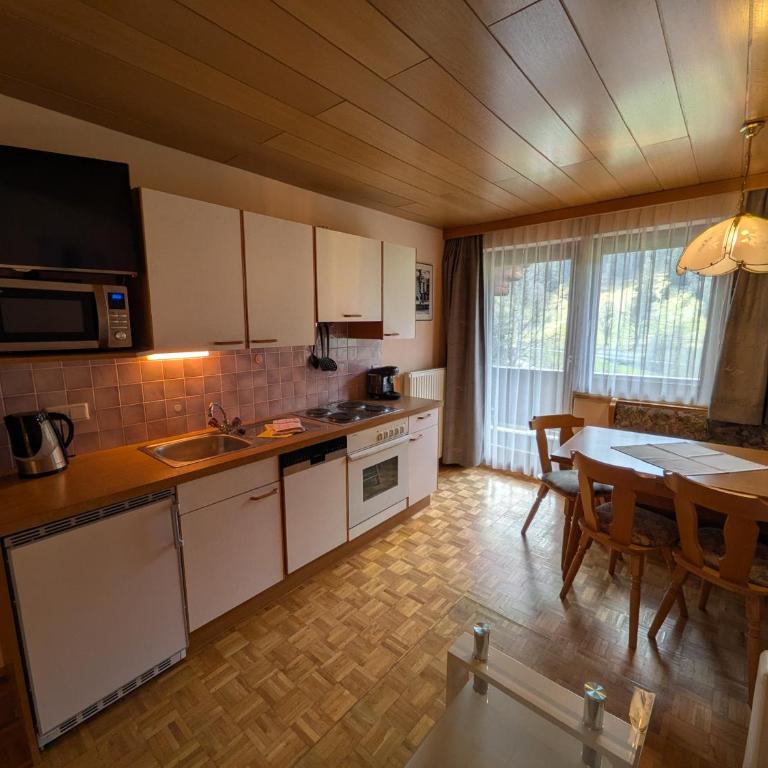 Kirchgasshof - Apartamento de 2 dormitorios con balcón - 3