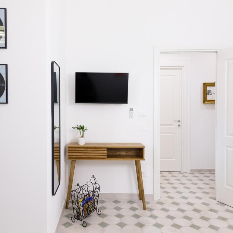 Oi Né Napoli - Triple Room with Terrace - 5
