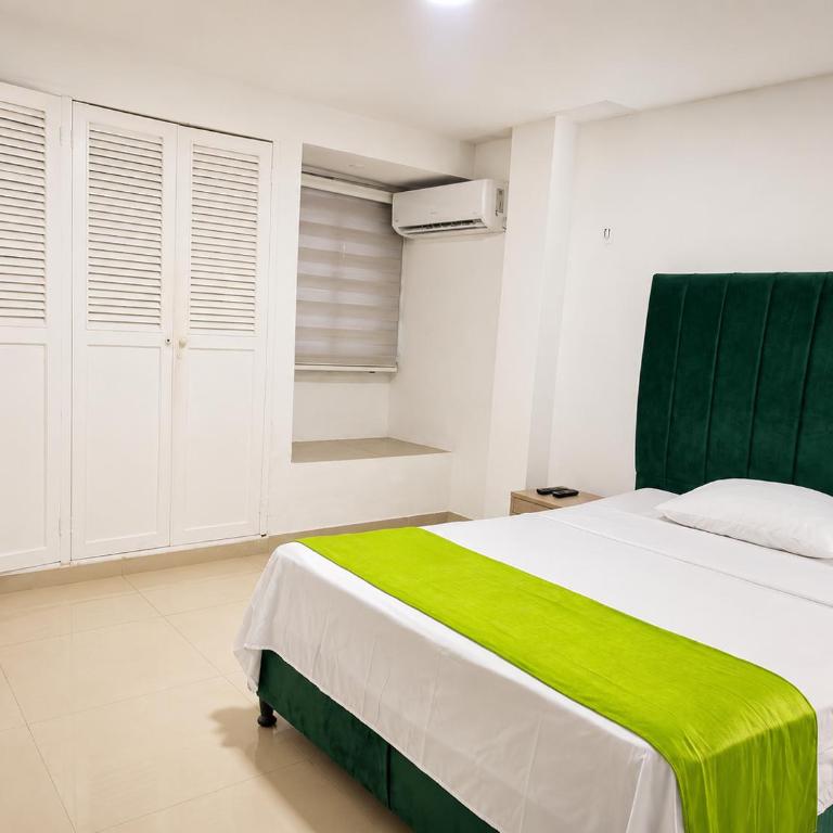 Apartamento Los Manglares - Three-Bedroom Apartment - 5