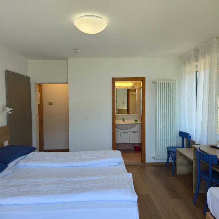 Hotel Miramonti - Habitación Triple con vistas al lago - 17