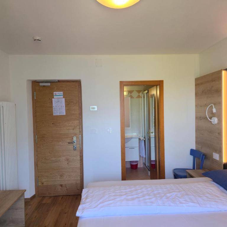 Hotel Miramonti - Habitación Doble con balcón y vistas al lago - 1 o 2 camas - 26