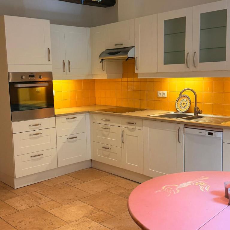 Bormes center 75 m2 artistic stay 2 to 4 people - Apartamento de 2 dormitorios - 31