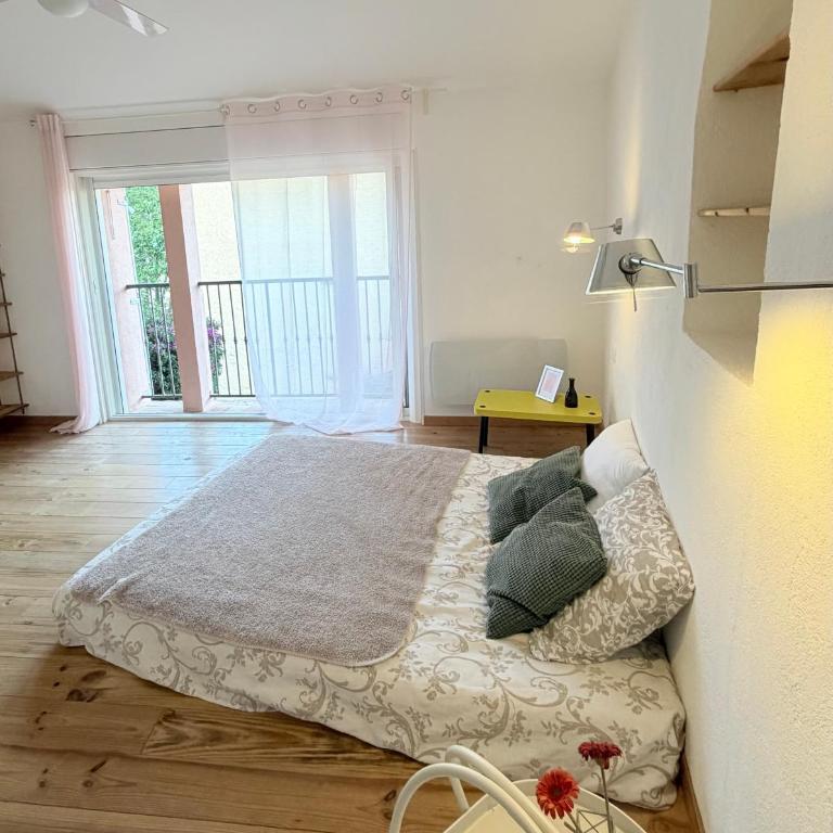 Bormes center 75 m2 artistic stay 2 to 4 people - Apartamento de 2 dormitorios - 35