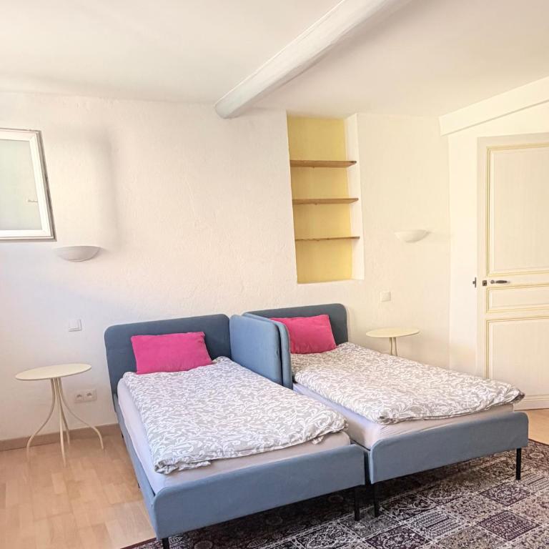 Bormes center 75 m2 artistic stay 2 to 4 people - Apartamento de 2 dormitorios - 25