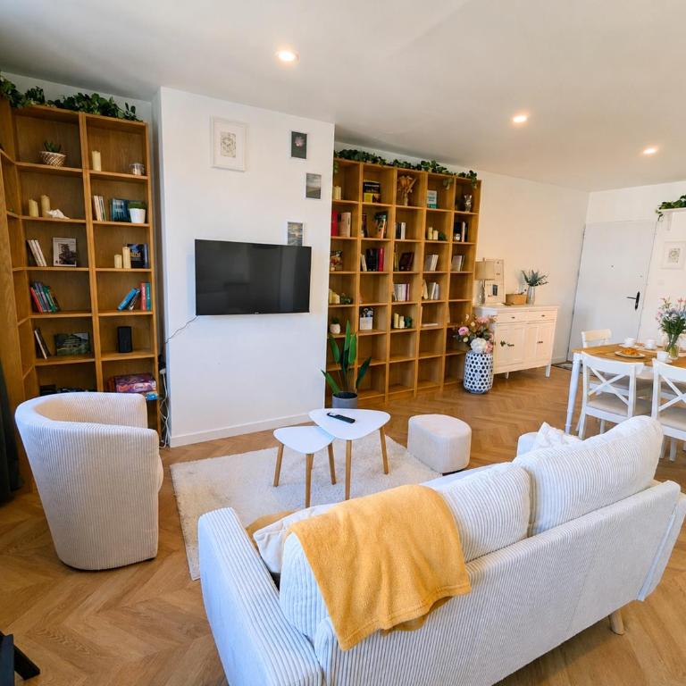 T3 61m2, Hypercentre, vue Fontaine Chaude, bureau - Appartement 2 Chambres - 43