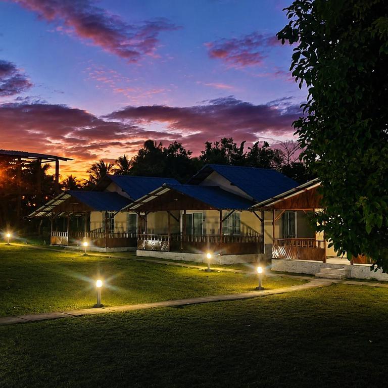 Cocoloco's Lodge - Family Bungalow - 39